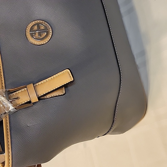 Giani Bernini handbag NWT Light Grey - Picture 12 of 12